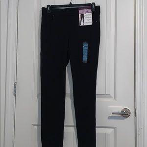 GLORIA VANDERBILT Black pants